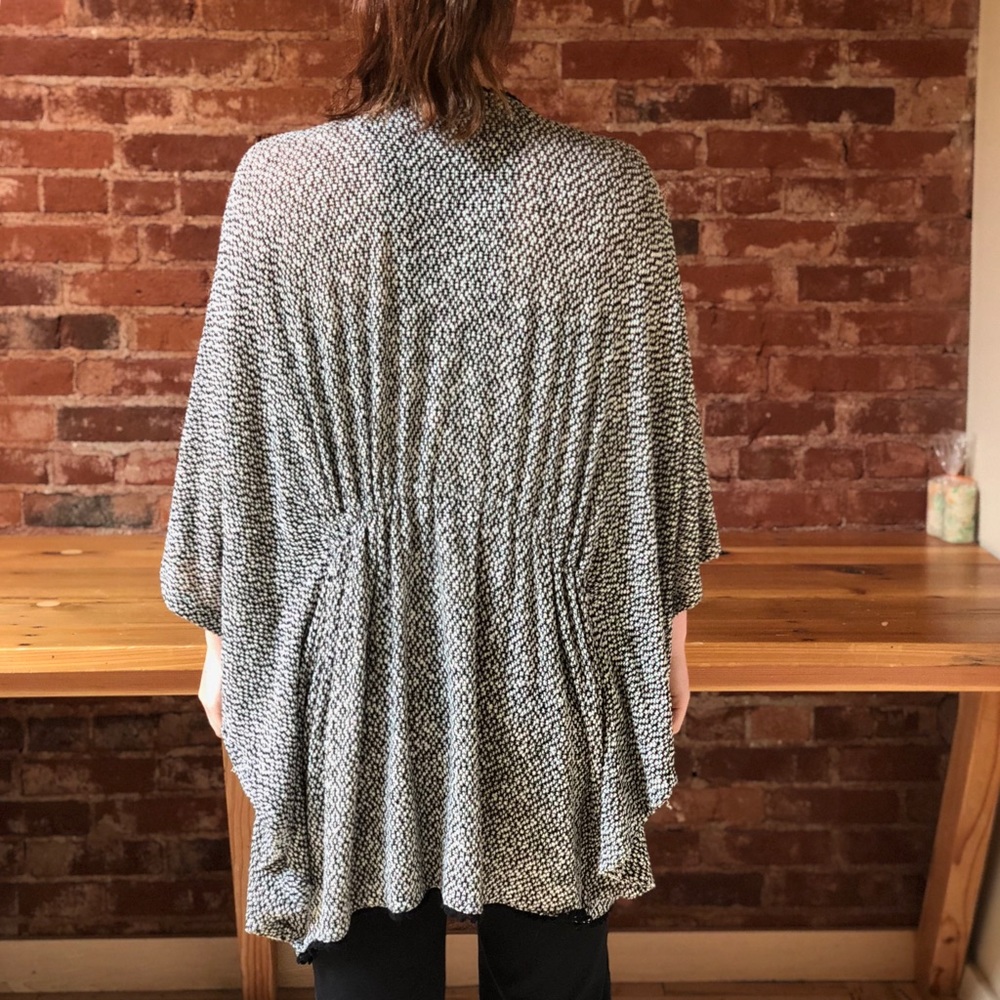 Oversized Cardigan--Super Cozy!! (Black/White)